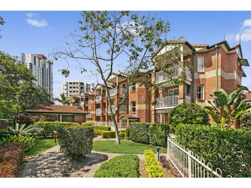 26/53 Bauer Street, Southport QLD 4215