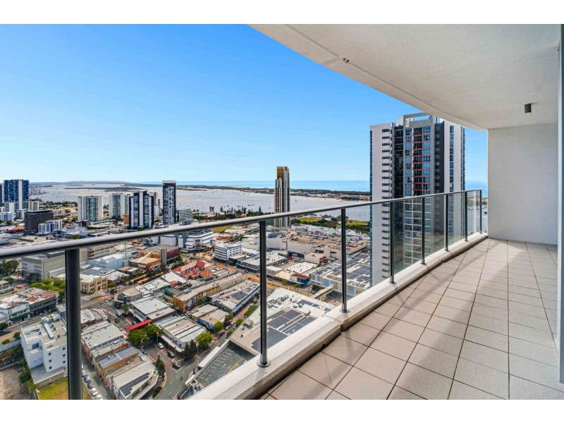 33109/9 Lawson Street, Southport QLD 4215