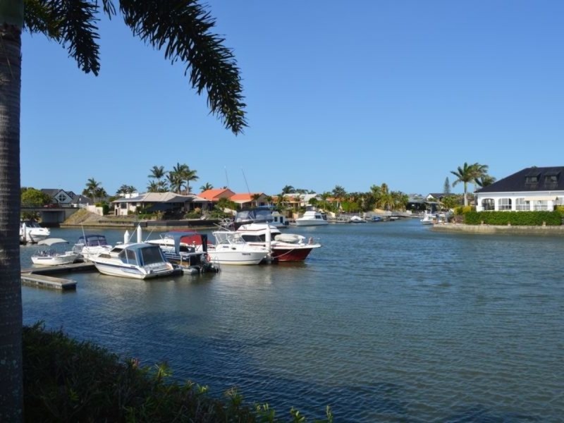 31/82-86 Limetree Parade, Runaway Bay QLD 4216
