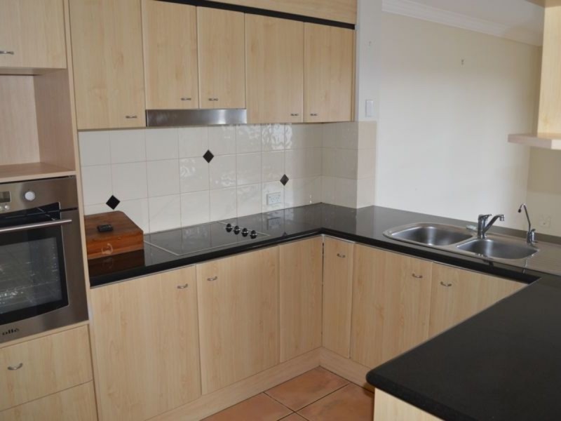 31/82-86 Limetree Parade, Runaway Bay QLD 4216