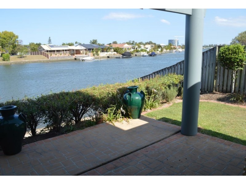 31/82-86 Limetree Parade, Runaway Bay QLD 4216