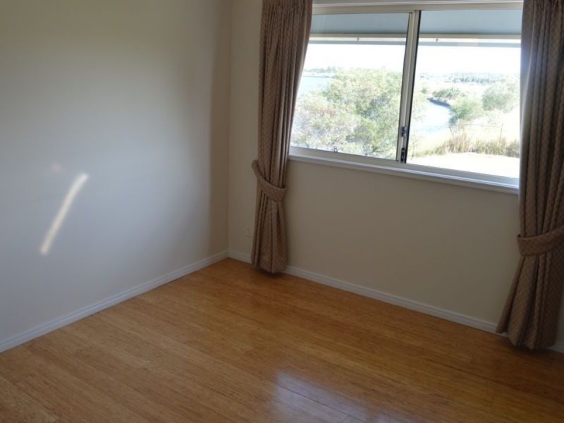 31/82-86 Limetree Parade, Runaway Bay QLD 4216