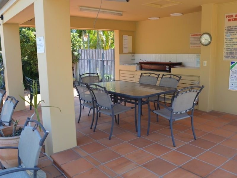 31/82-86 Limetree Parade, Runaway Bay QLD 4216