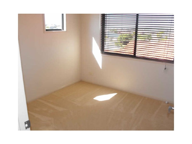 6 Blackheath Terrace, Pacific Pines QLD 4211
