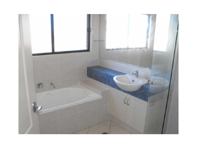 6 Blackheath Terrace, Pacific Pines QLD 4211