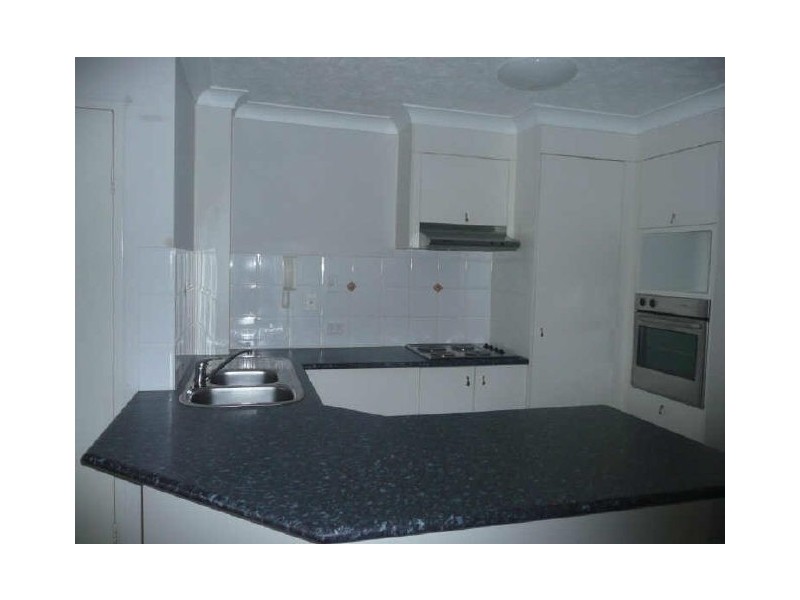 3/88 High Street, Southport QLD 4215