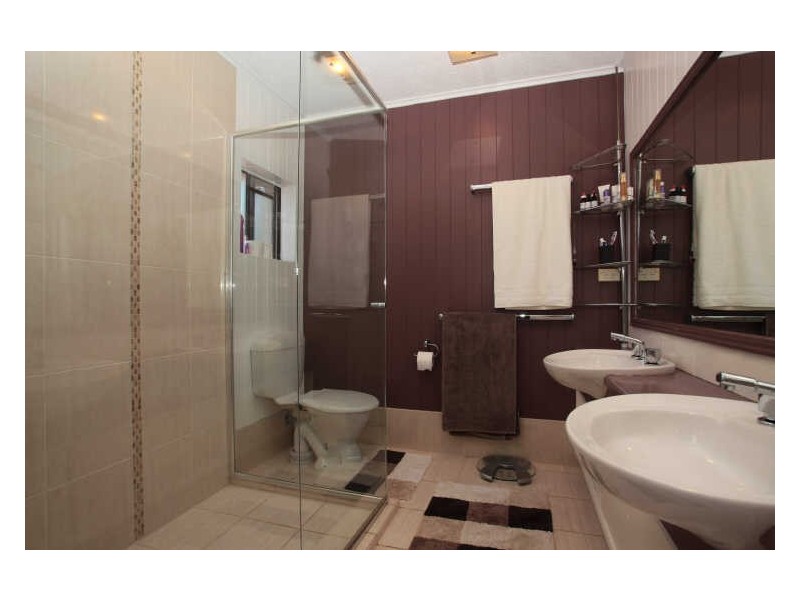 3 Surch Court, Southport QLD 4215