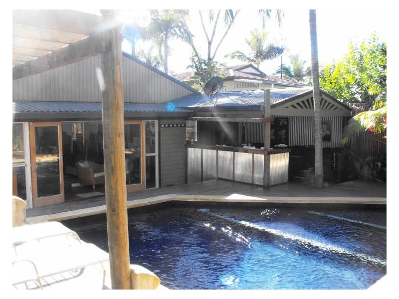 18 Dowling Drive, Southport QLD 4215