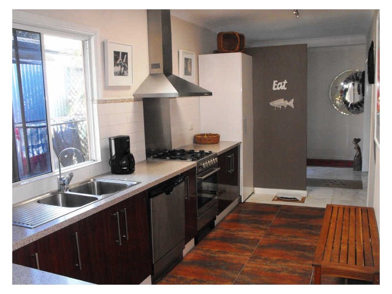 18 Dowling Drive, Southport QLD 4215