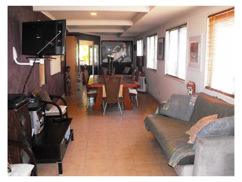 18 Dowling Drive, Southport QLD 4215