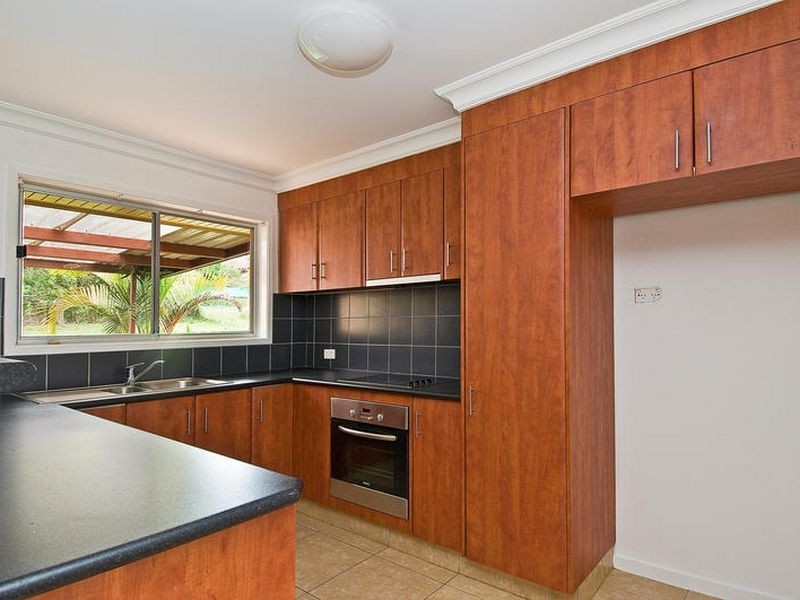 28 Lara Avenue, Southport QLD 4215