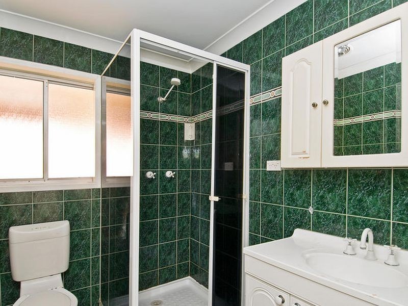 28 Lara Avenue, Southport QLD 4215