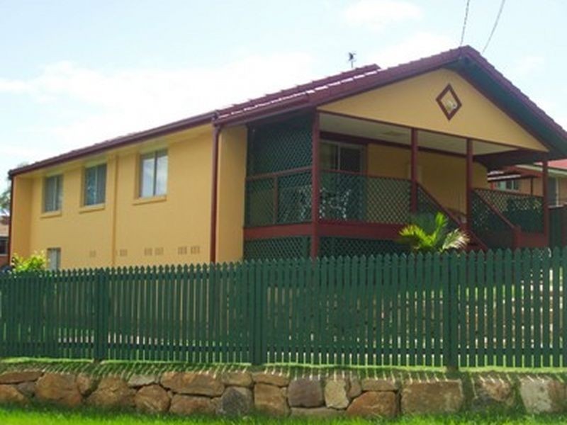28 Lara Avenue, Southport QLD 4215