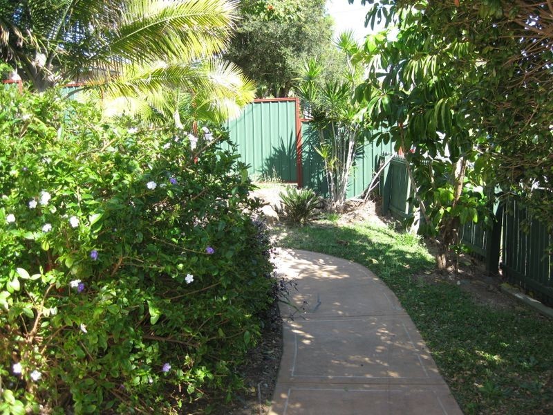 28 Lara Avenue, Southport QLD 4215