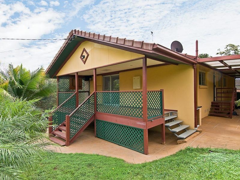 28 Lara Avenue, Southport QLD 4215