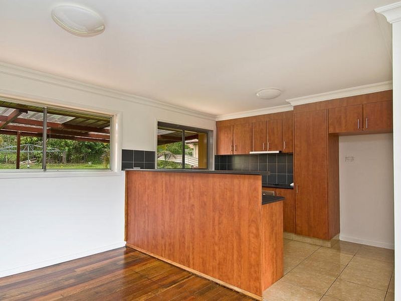 28 Lara Avenue, Southport QLD 4215