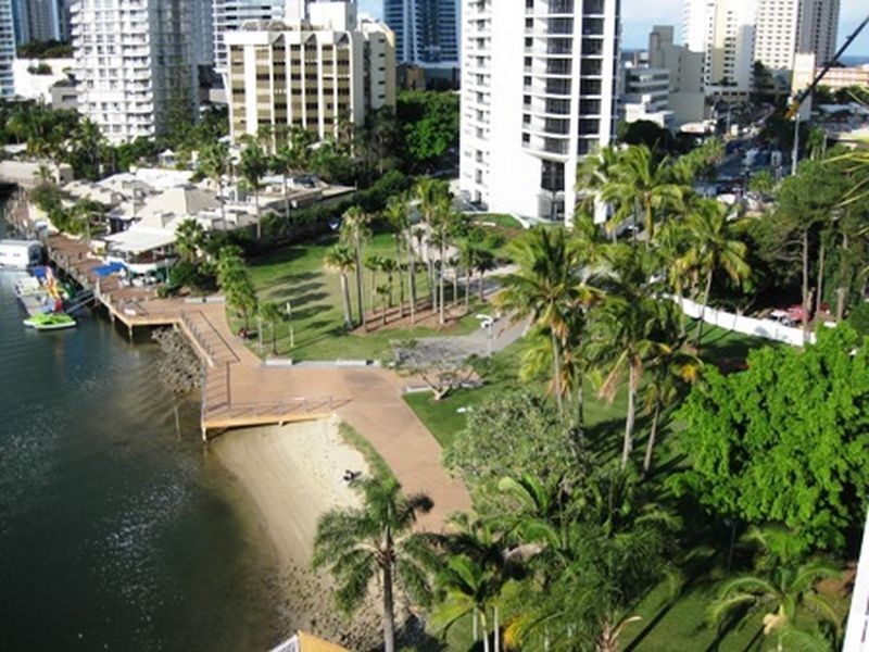 61/30 Watson Esplanade, Surfers Paradise QLD 4217