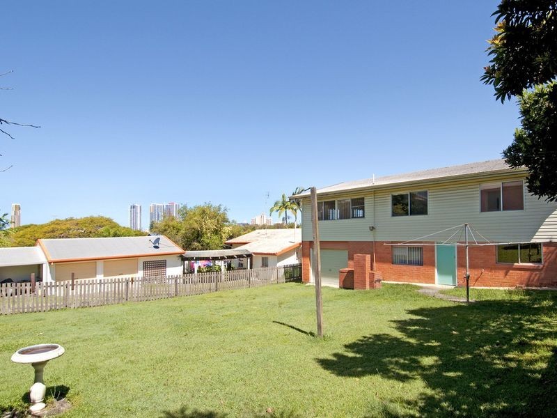 7 Locke Street, Southport QLD 4215