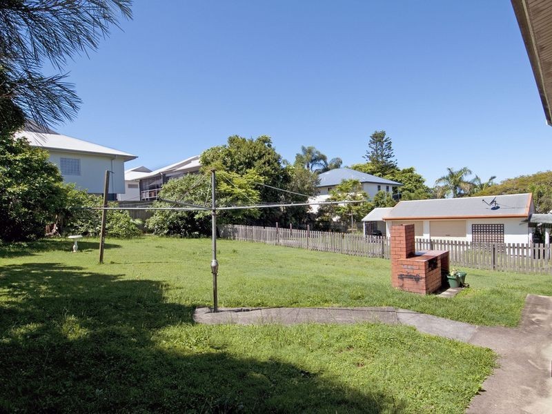 7 Locke Street, Southport QLD 4215