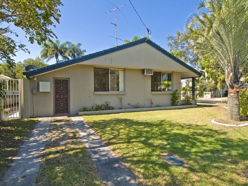 1 Grace Avenue, Labrador QLD 4215