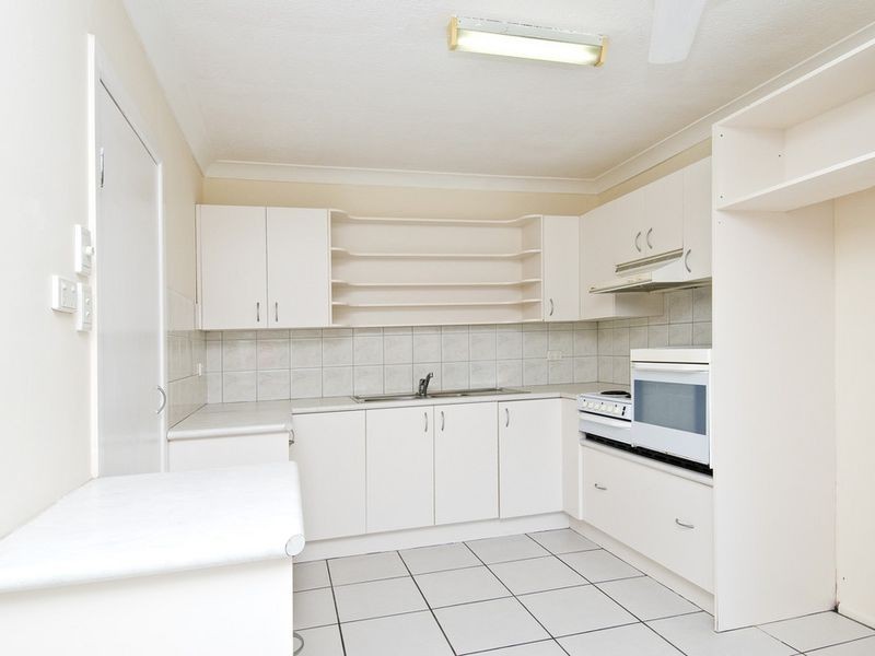 1 Grace Avenue, Labrador QLD 4215