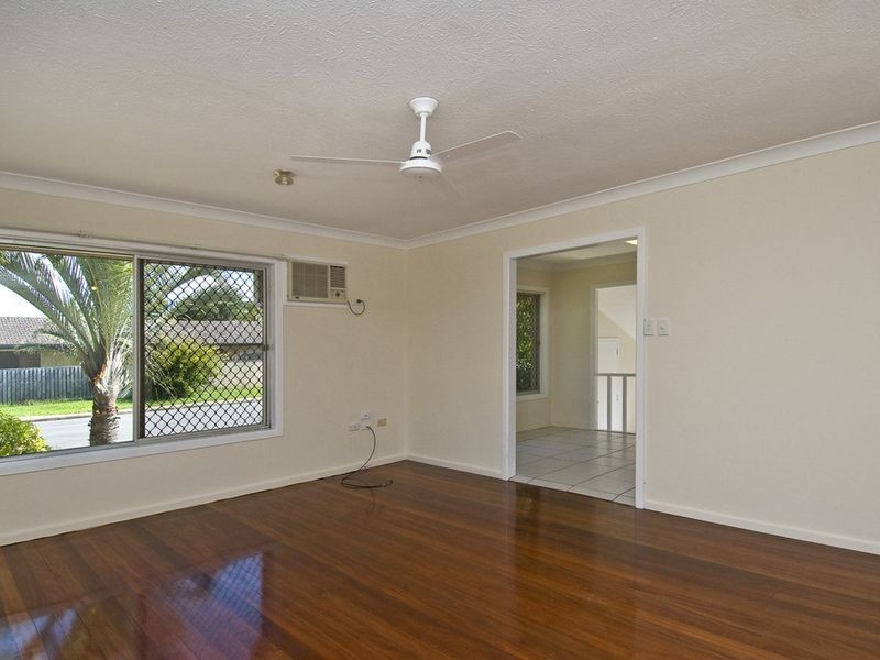 1 Grace Avenue, Labrador QLD 4215