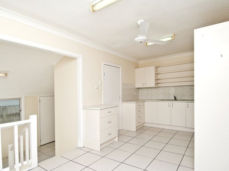 1 Grace Avenue, Labrador QLD 4215