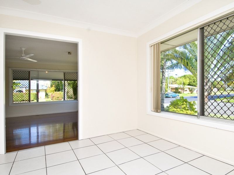 1 Grace Avenue, Labrador QLD 4215