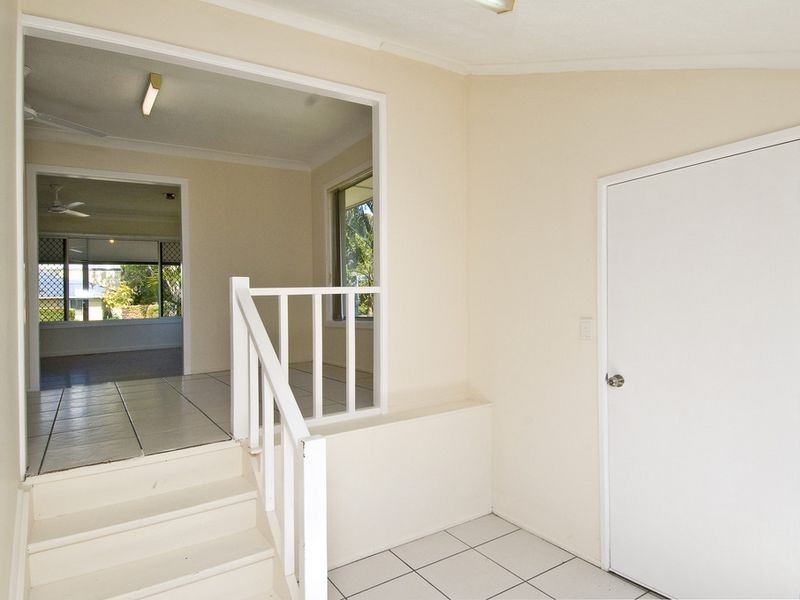 1 Grace Avenue, Labrador QLD 4215