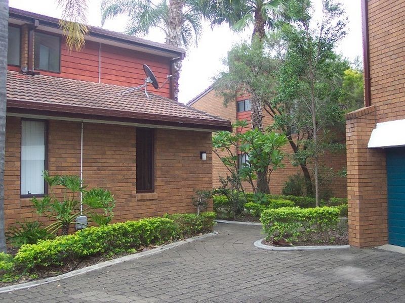 11/17 Duet Drive, Mermaid Waters QLD 4218