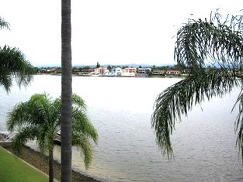 11/17 Duet Drive, Mermaid Waters QLD 4218