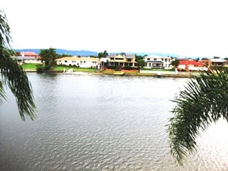 11/17 Duet Drive, Mermaid Waters QLD 4218