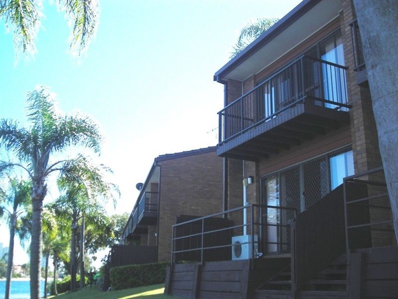 11/17 Duet Drive, Mermaid Waters QLD 4218