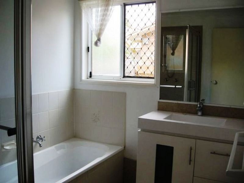 1/6 Calvary Court, Labrador QLD 4215