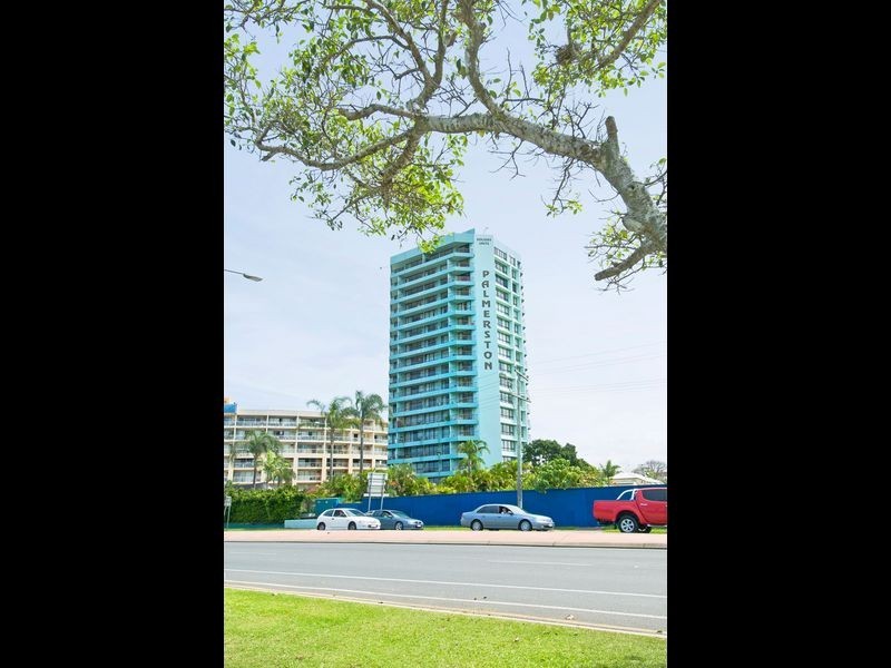 1B/114 Marine Pde, Southport QLD 4215