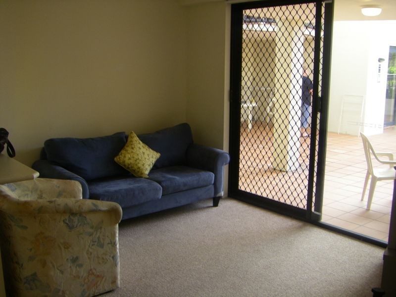 9/33 Lenneberg Street, Southport QLD 4215