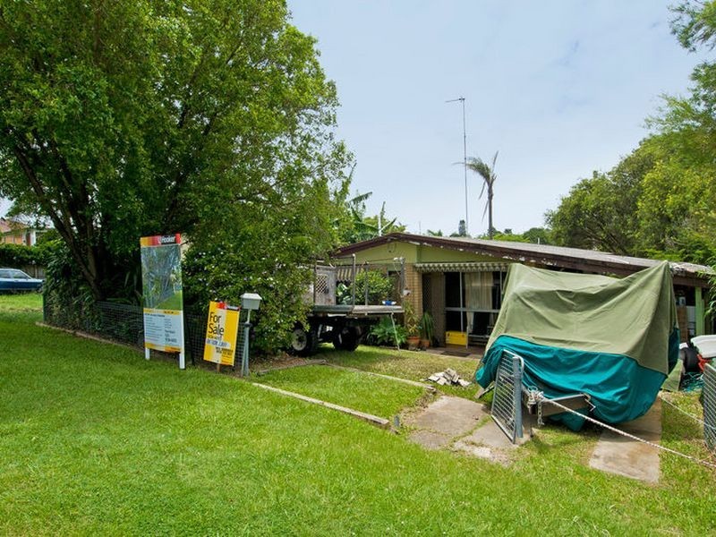 89 Roberts St, Labrador QLD 4215