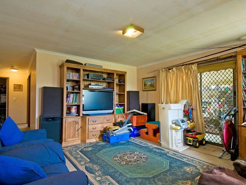 89 Roberts St, Labrador QLD 4215