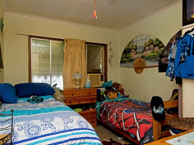89 Roberts St, Labrador QLD 4215