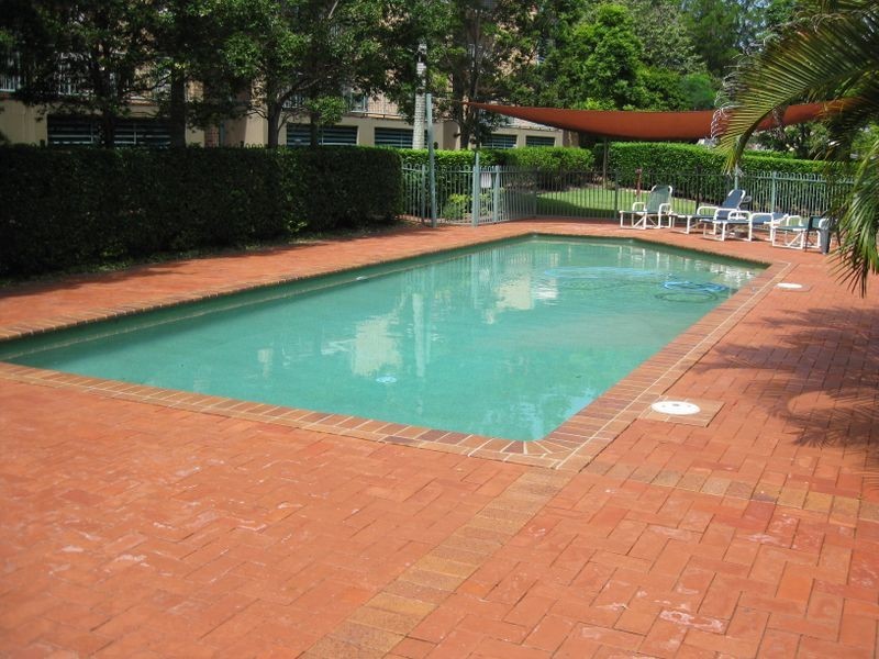 10/45 Pohlman St, Southport QLD 4215