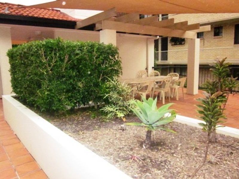 7/33 Lenneberg Street, Southport QLD 4215