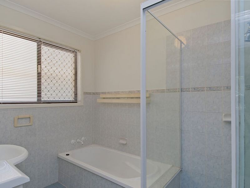 20 Lowanna Dr, Ashmore QLD 4214