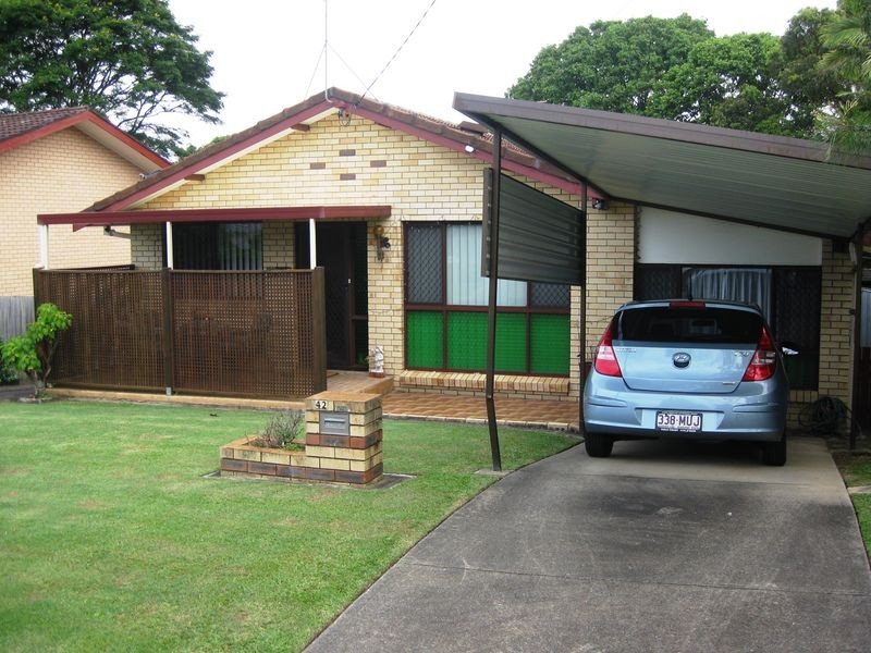 42 Pilliga St, Southport QLD 4215
