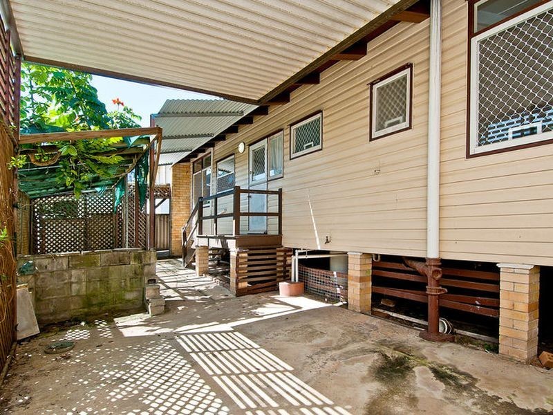 17 Ward St, Southport QLD 4215
