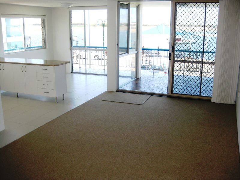 4/294 Marine Parade, Labrador QLD 4215