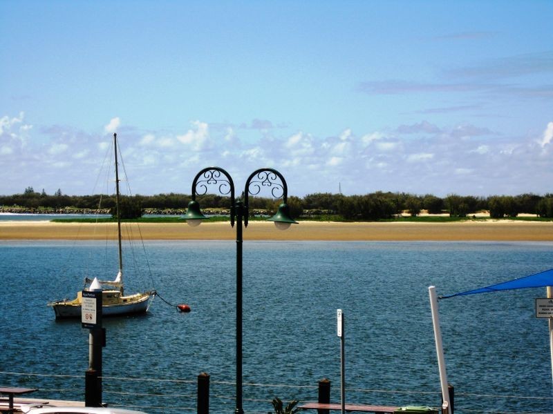 4/294 Marine Parade, Labrador QLD 4215