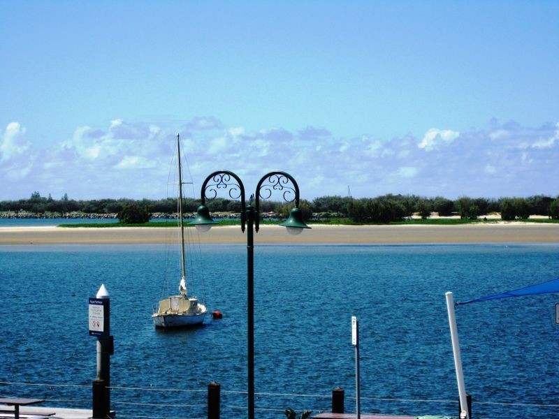 4/294 Marine Parade, Labrador QLD 4215