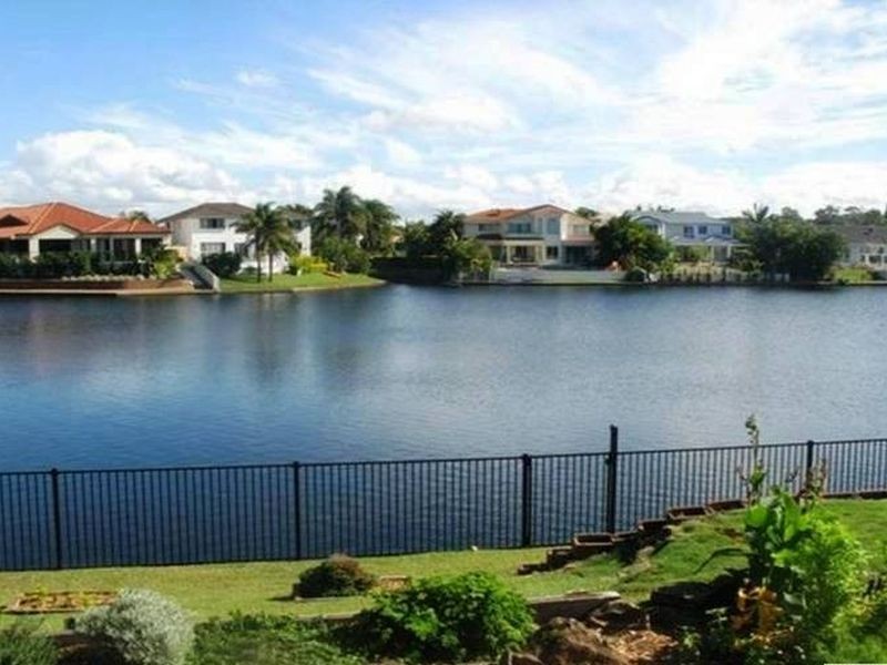 55/40 Cotlew Street East, Southport QLD 4215