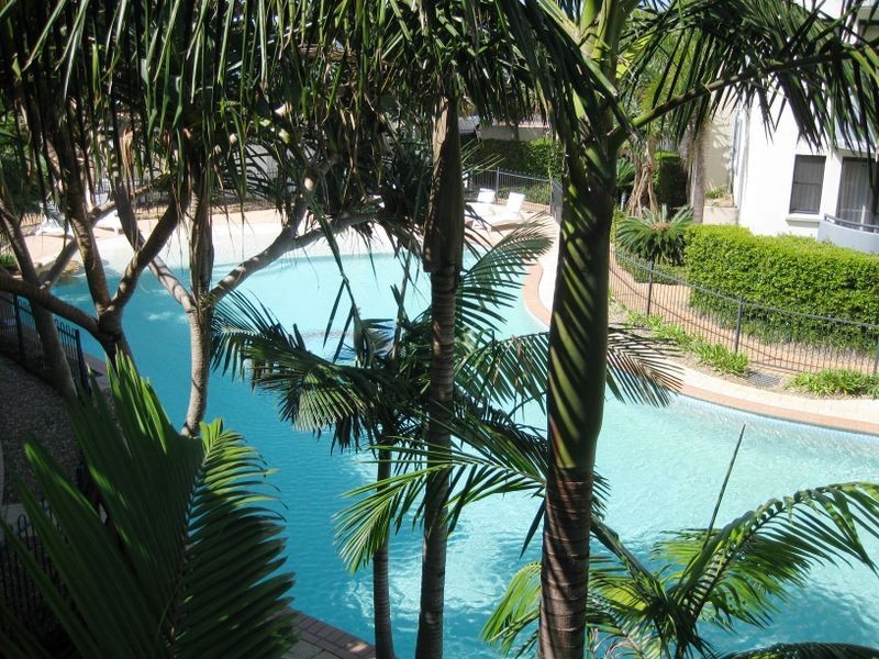 205/392 Marine Pde, Labrador QLD 4215