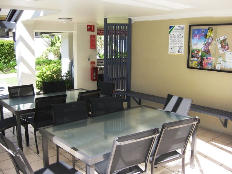 205/392 Marine Pde, Labrador QLD 4215